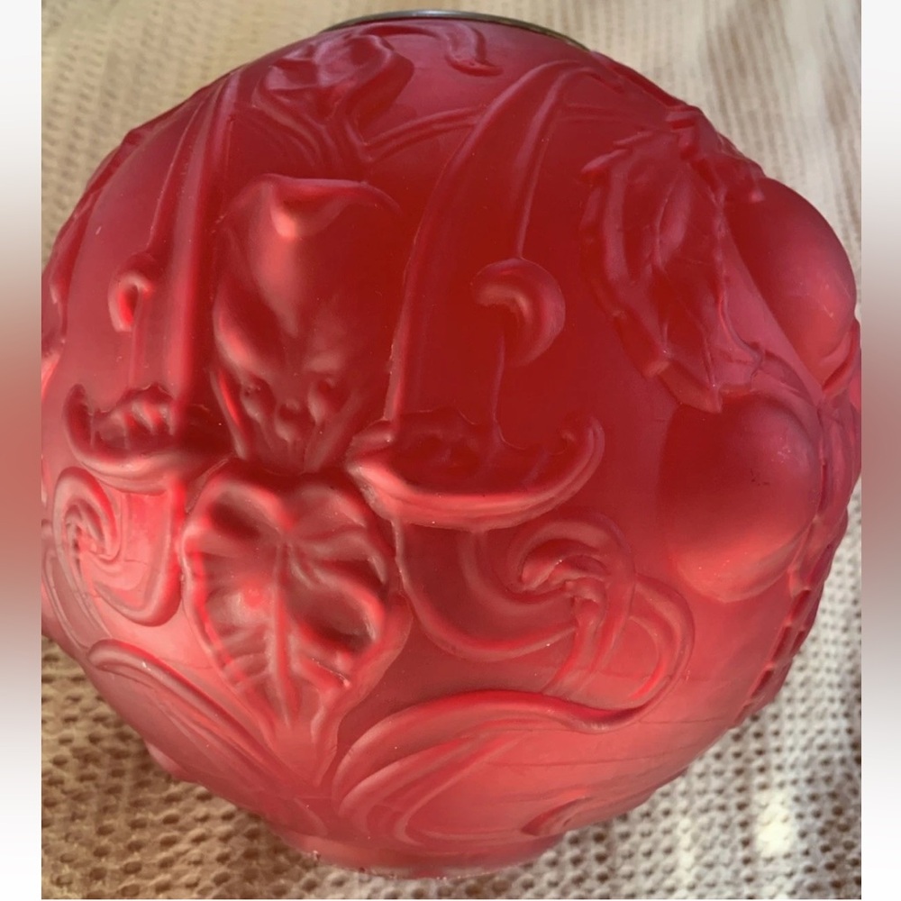 Victorian GWTW Red Large Satin Glass Oil Kerosene Lamp - Picture 6 of 14